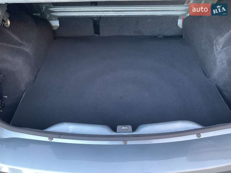 Седан Renault Logan 2011 в Киеве