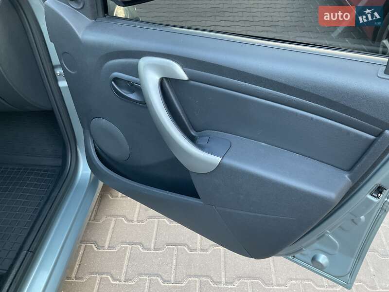 Седан Renault Logan 2011 в Киеве