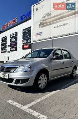 Седан Renault Logan 2010 в Киеве