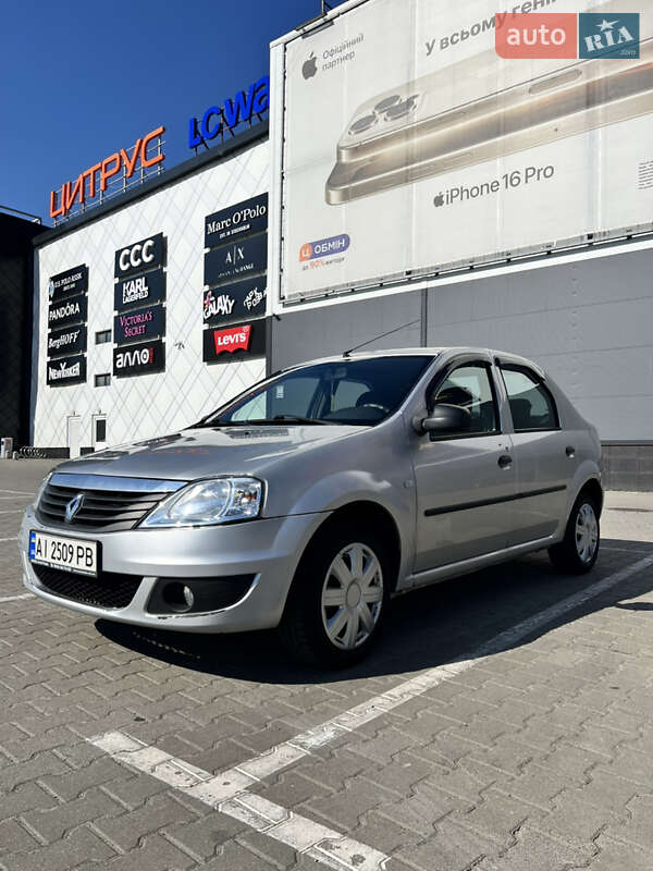 Седан Renault Logan 2010 в Києві