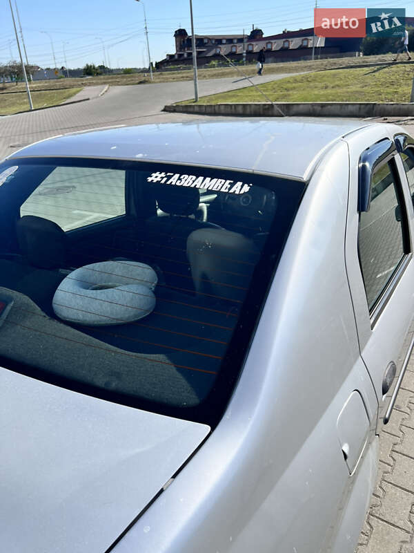 Седан Renault Logan 2010 в Києві