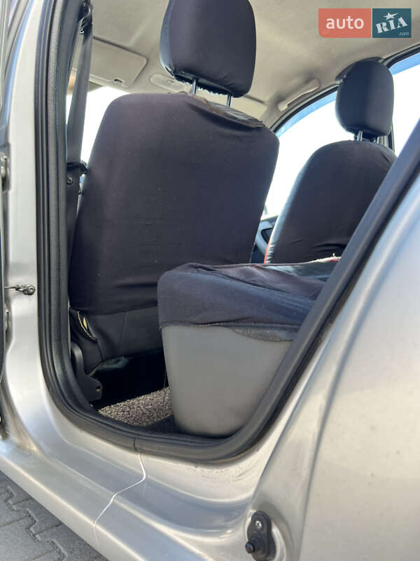 Седан Renault Logan 2010 в Києві