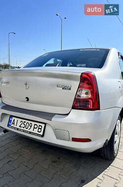 Седан Renault Logan 2010 в 