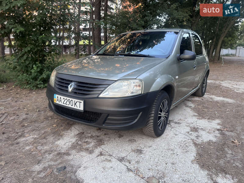 Renault Logan 2011