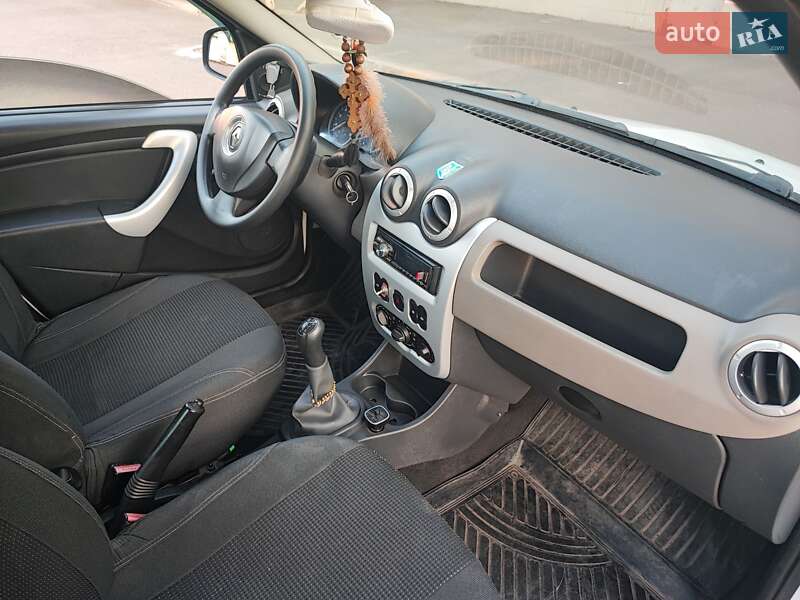 Седан Renault Logan 2012 в Кривом Роге