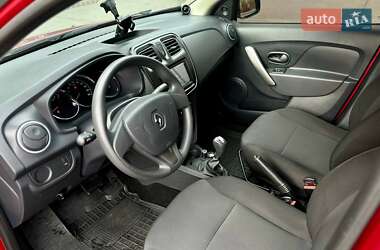 Седан Renault Logan 2016 в 