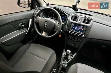 Седан Renault Logan 2016 в 