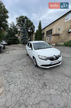 Седан Renault Logan 2016 в Киеве