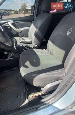 Седан Renault Logan 2010 в 