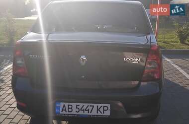 Седан Renault Logan 2012 в 