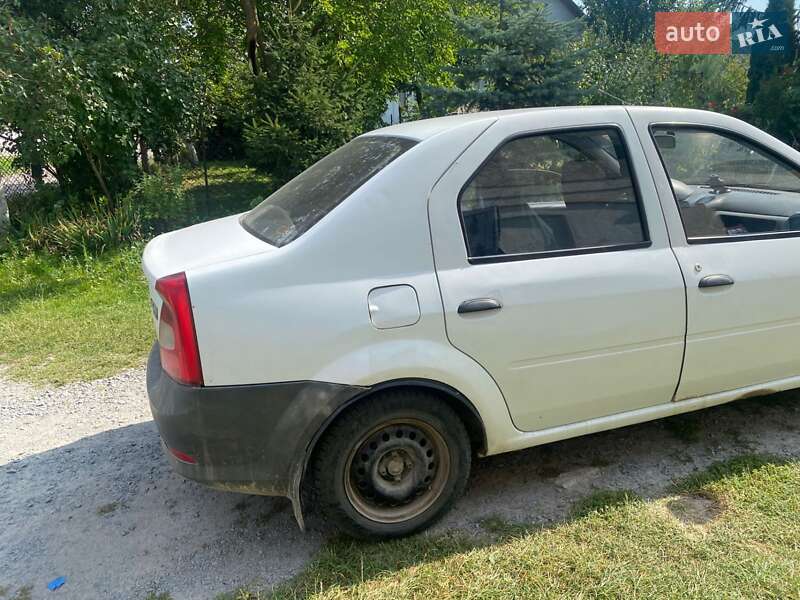 Седан Renault Logan 2012 в Дубно