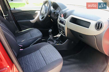 Седан Renault Logan 2011 в 