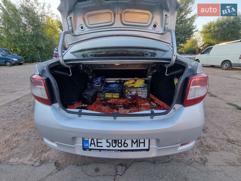 Седан Renault Logan 2013 в Кривом Роге