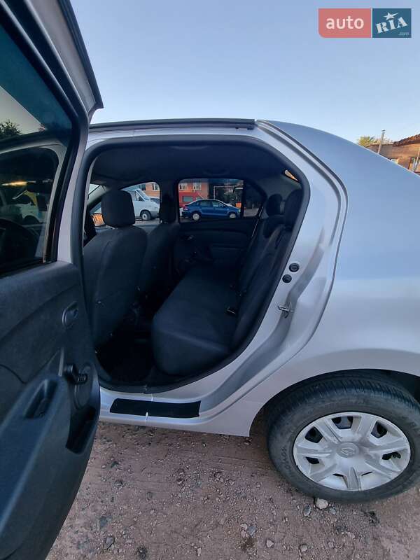 Седан Renault Logan 2013 в Кривом Роге