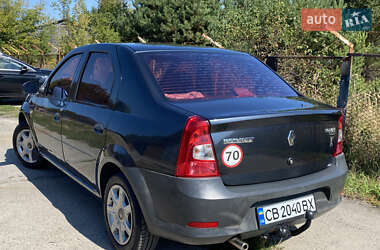 Седан Renault Logan 2012 в 
