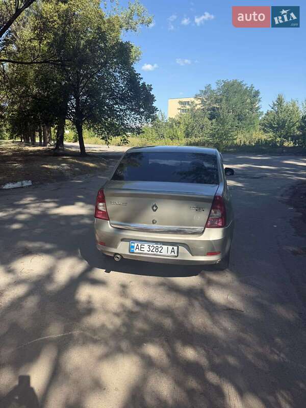 Седан Renault Logan 2011 в Синельниковому