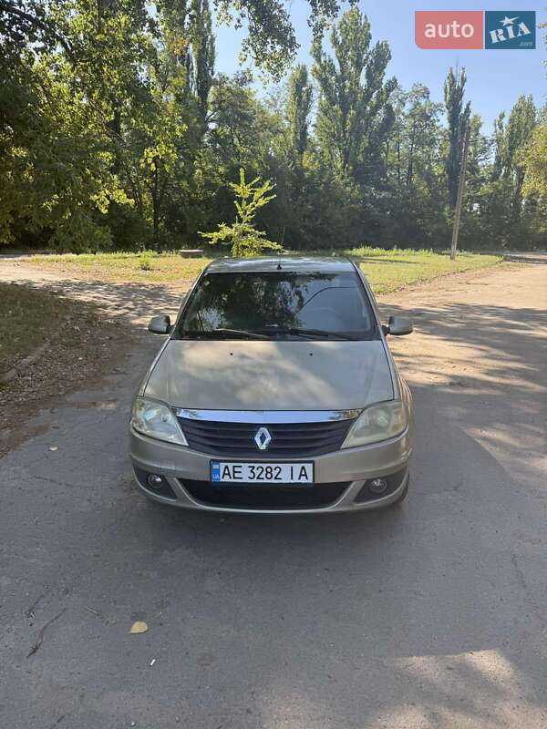 Седан Renault Logan 2011 в Синельниковому