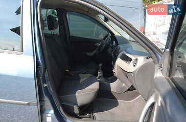 Седан Renault Logan 2010 в 