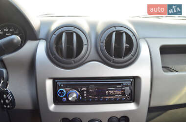 Седан Renault Logan 2010 в 
