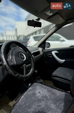 Универсал Renault Logan 2012 в 