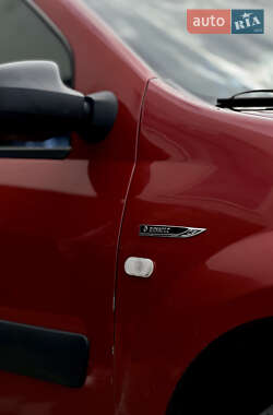 Универсал Renault Logan 2012 в 