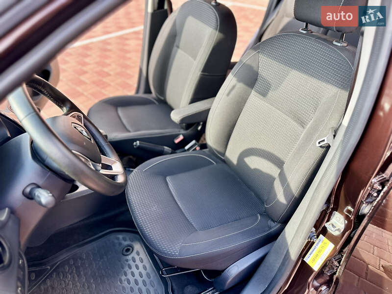 Седан Renault Logan 2017 в Одессе