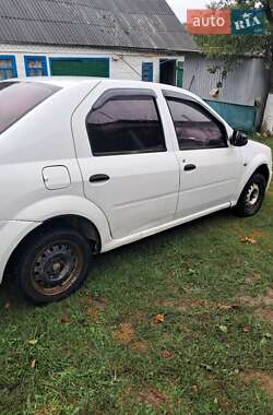 Седан Renault Logan 2011 в 