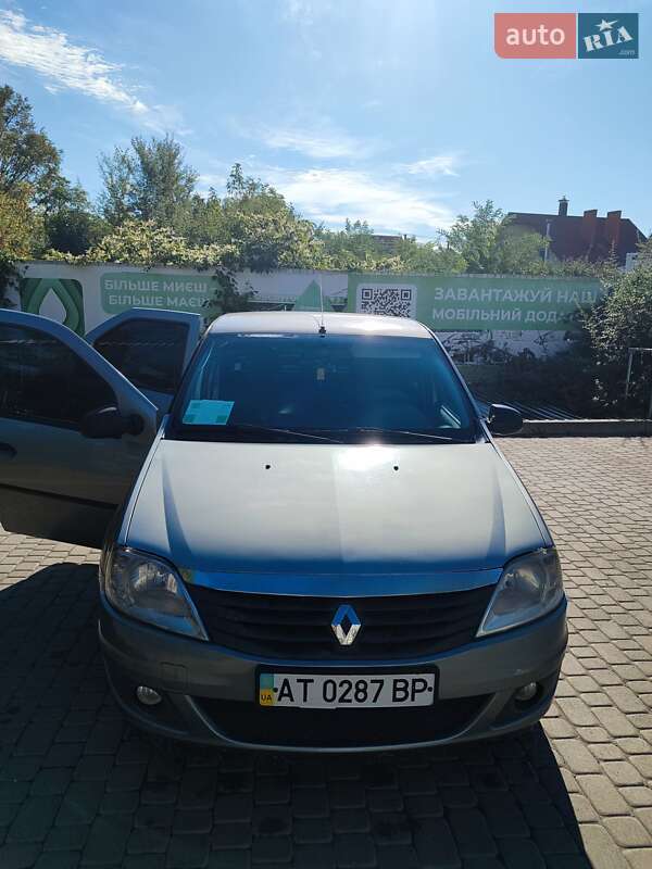 Седан Renault Logan 2011 в Ивано-Франковске