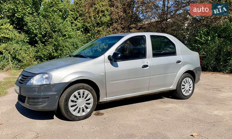 Седан Renault Logan 2011 в Переяславі