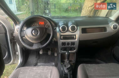 Седан Renault Logan 2011 в 