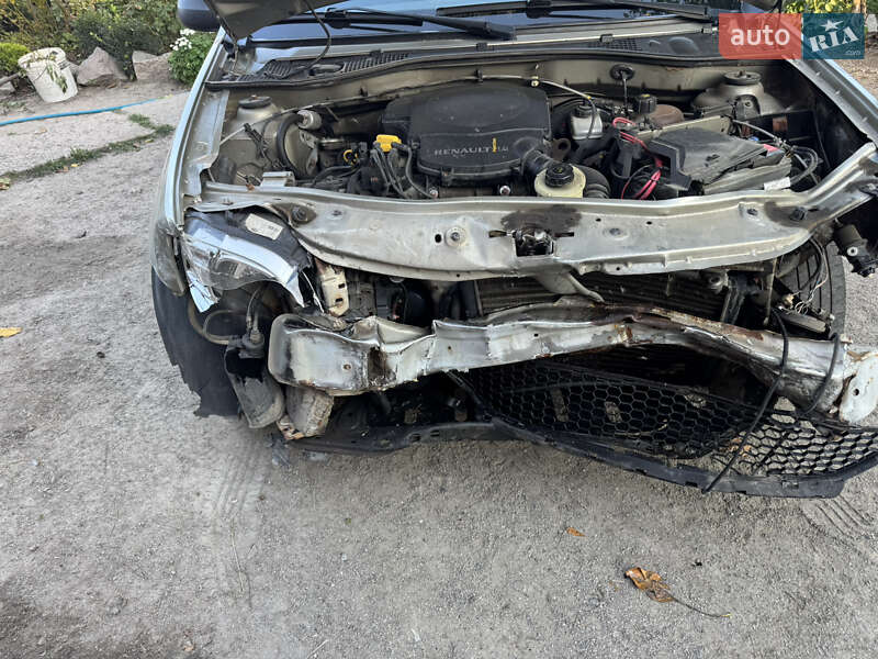 Седан Renault Logan 2011 в Бобрику