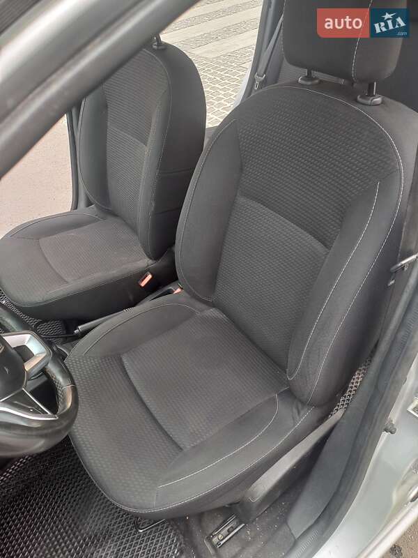 Седан Renault Logan 2018 в Умани