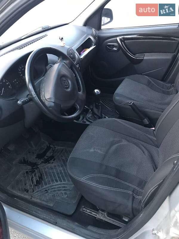 Седан Renault Logan 2010 в Измаиле фото 6 Седан Renault Logan 2010 в Измаиле