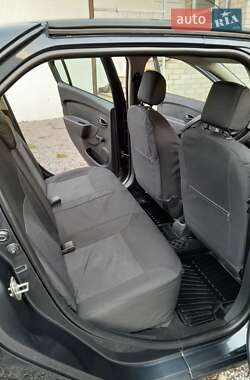 Седан Renault Logan 2016 в 