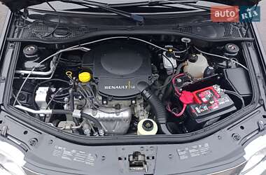 Седан Renault Logan 2011 в 