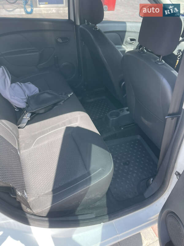 Седан Renault Logan 2017 в Дніпрі фото 5 Седан Renault Logan 2017 в Дніпрі