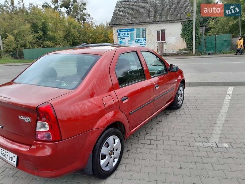 Седан Renault Logan 2009 в Дубні