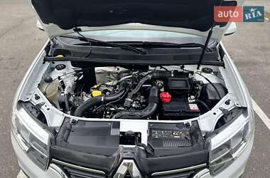 Седан Renault Logan 2021 в 