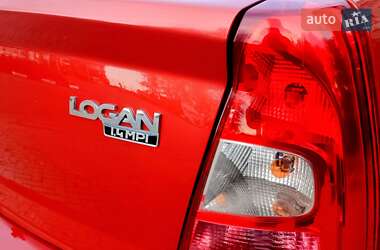 Седан Renault Logan 2011 в 