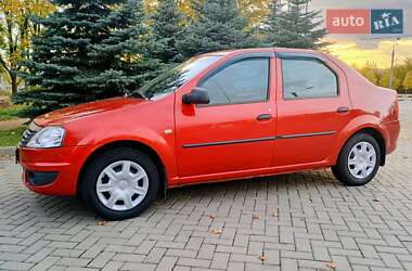 Седан Renault Logan 2011 в 