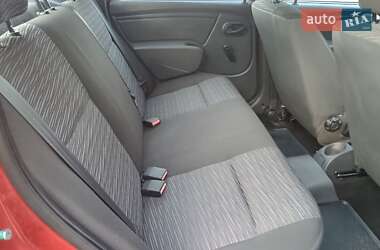 Седан Renault Logan 2011 в 