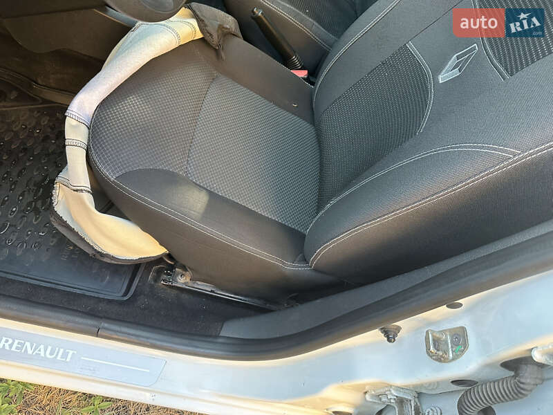 Седан Renault Logan 2015 в Харькове