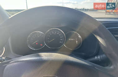 Седан Renault Logan 2014 в 