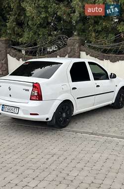 Седан Renault Logan 2010 в 