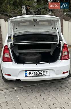 Седан Renault Logan 2010 в 