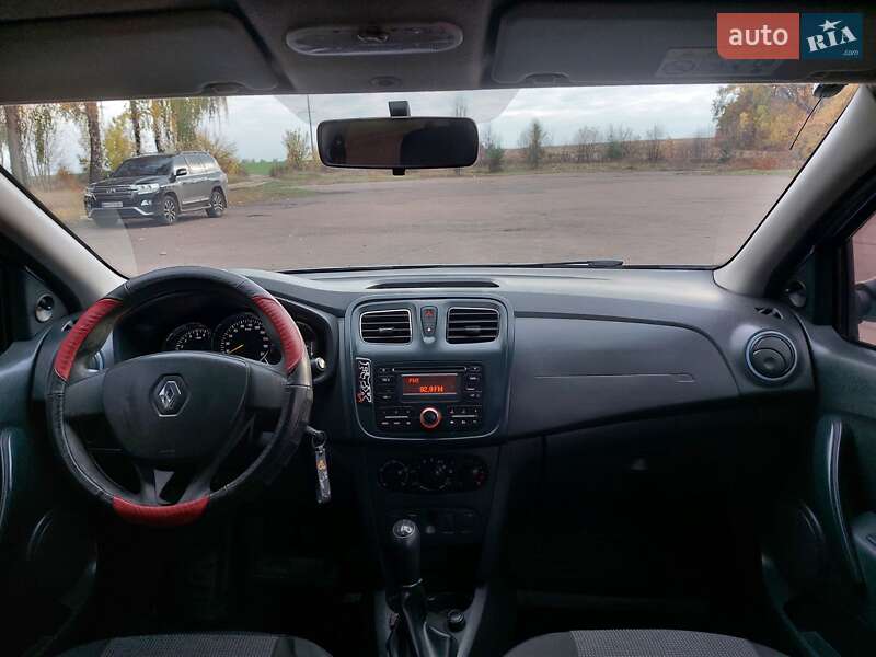 Седан Renault Logan 2015 в Тростянці