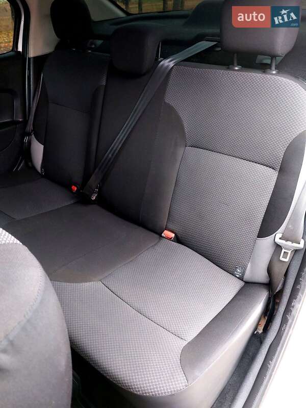 Седан Renault Logan 2015 в Тростянці