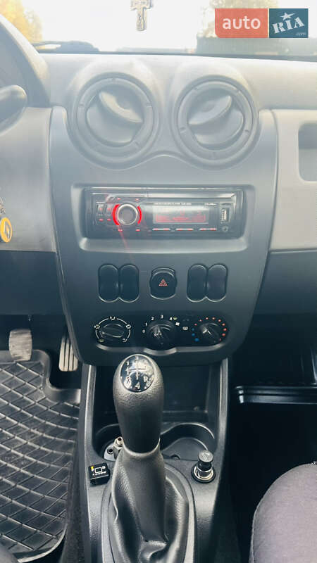 Седан Renault Logan 2013 в Кривом Роге фото 15 Седан Renault Logan 2013 в Кривом Роге