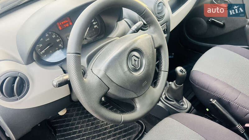 Седан Renault Logan 2013 в Кривом Роге фото 16 Седан Renault Logan 2013 в Кривом Роге