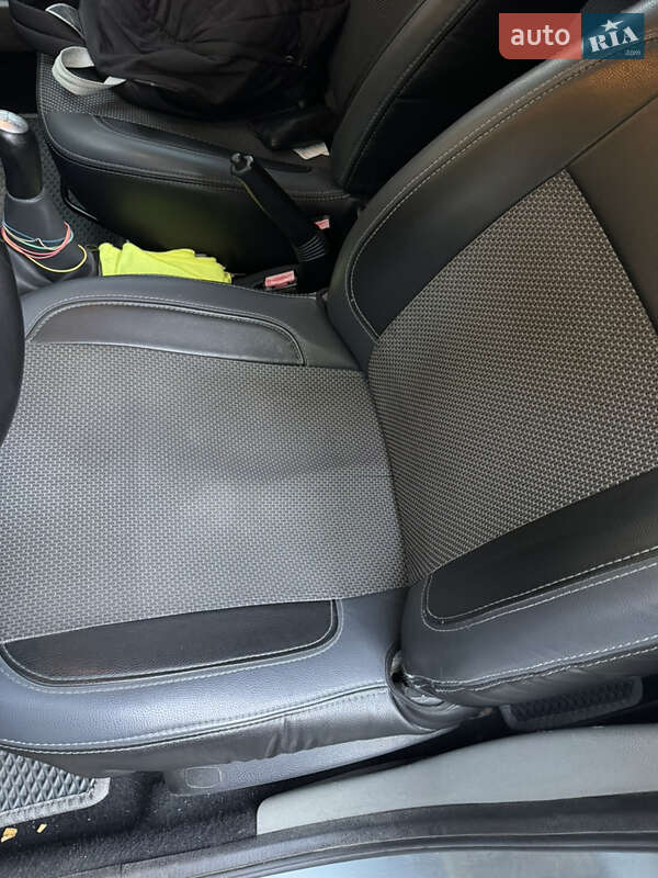 Универсал Renault Logan 2010 в Днепре фото 7 Универсал Renault Logan 2010 в Днепре